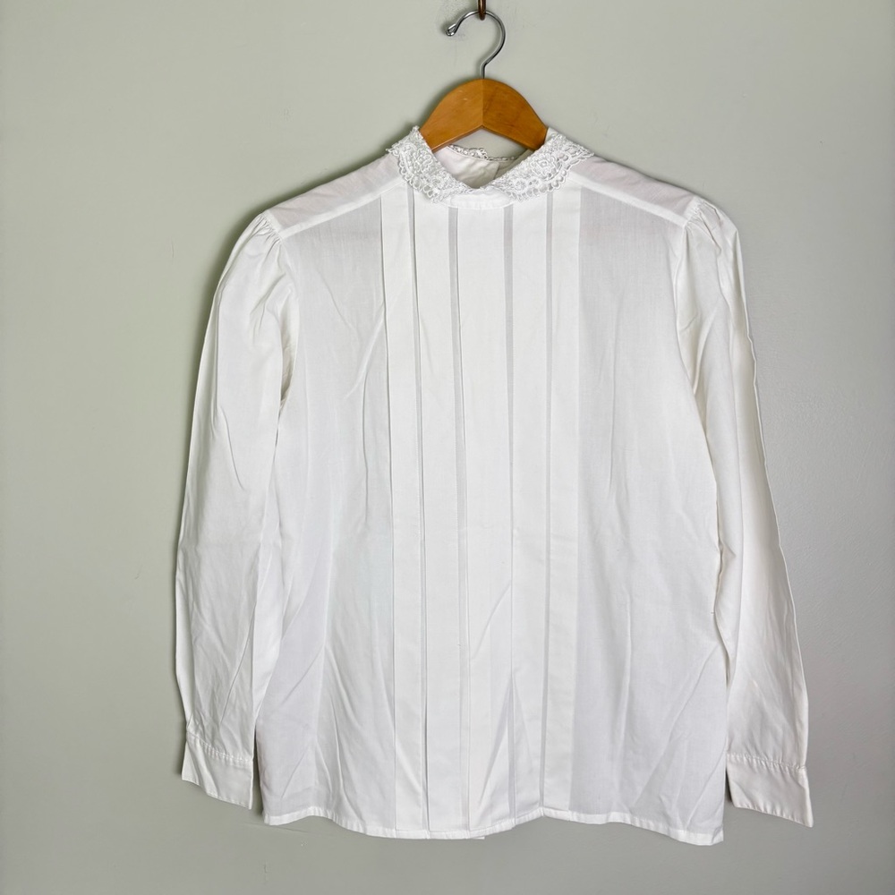 VTG Mr. Witt Lace Collar Front Pleated White Long Sleeve Shirt-Women's 6-Cottage